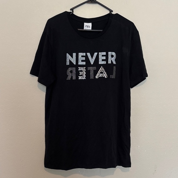 Zara Black Tee with Silver Graphic mens XL #113 - Picture 1 of 5